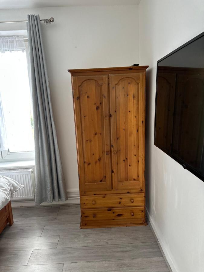 8 Thomas House - Beautiful Spacious Modern * London