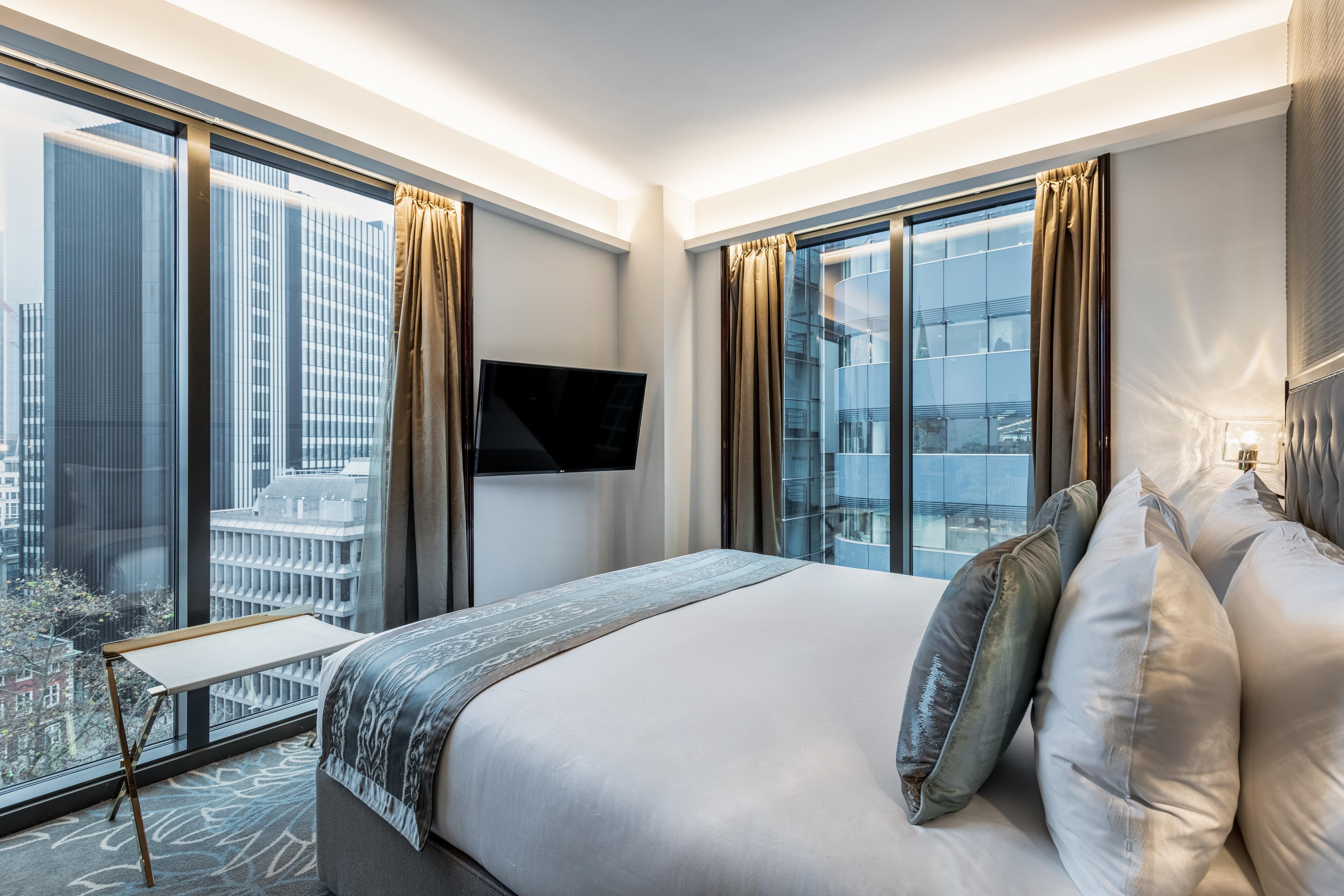 Hotel Saint London 4* London