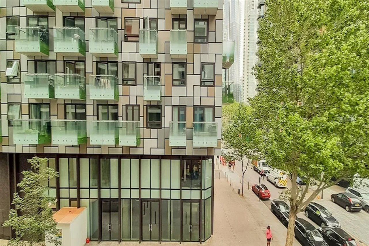 Luxurious Lanterns Court Two-bedrooms * London