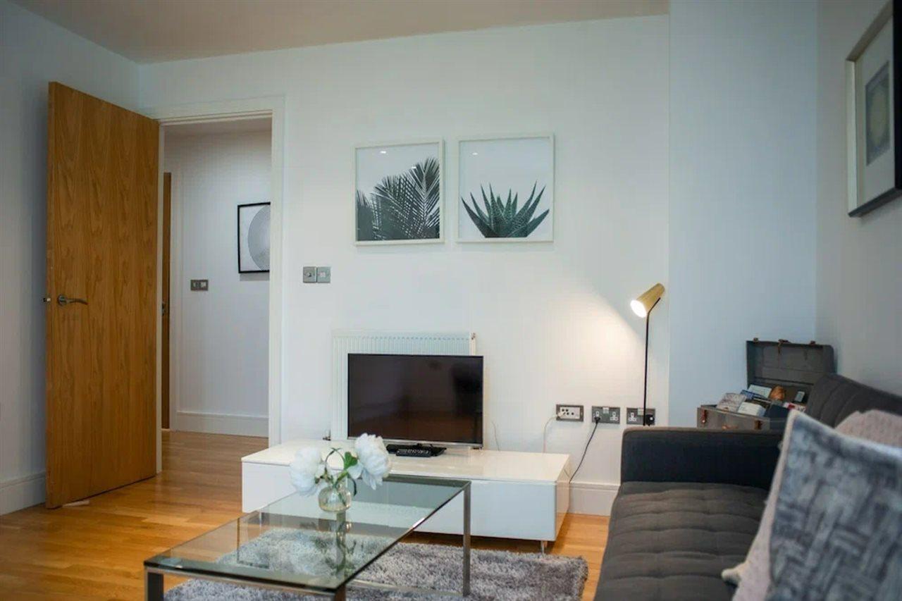 Luxurious Lanterns Court Two-bedrooms Hotel London