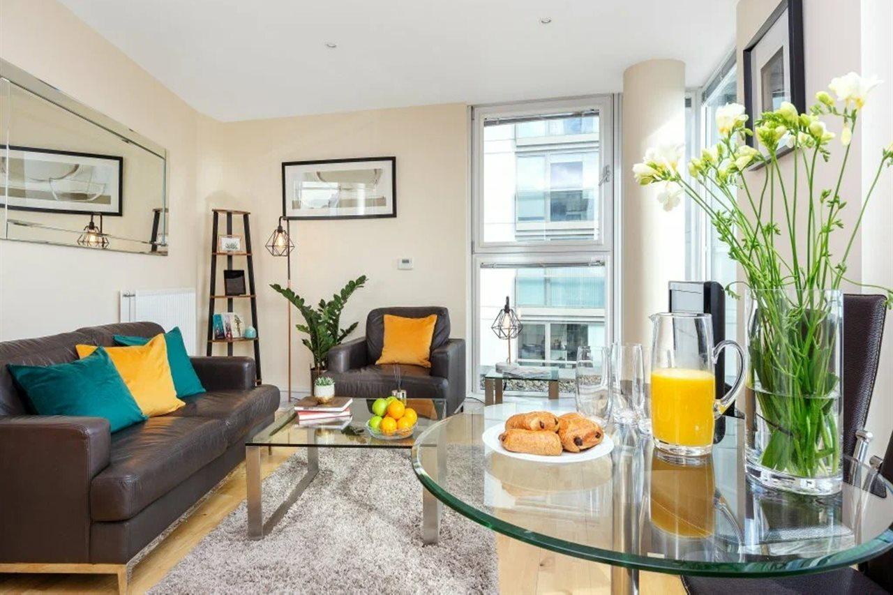 Luxurious Lanterns Court Two-bedrooms Hotel London