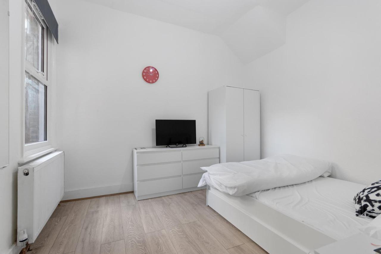 Fantastic 2bd Barking With Links To The City! * London
