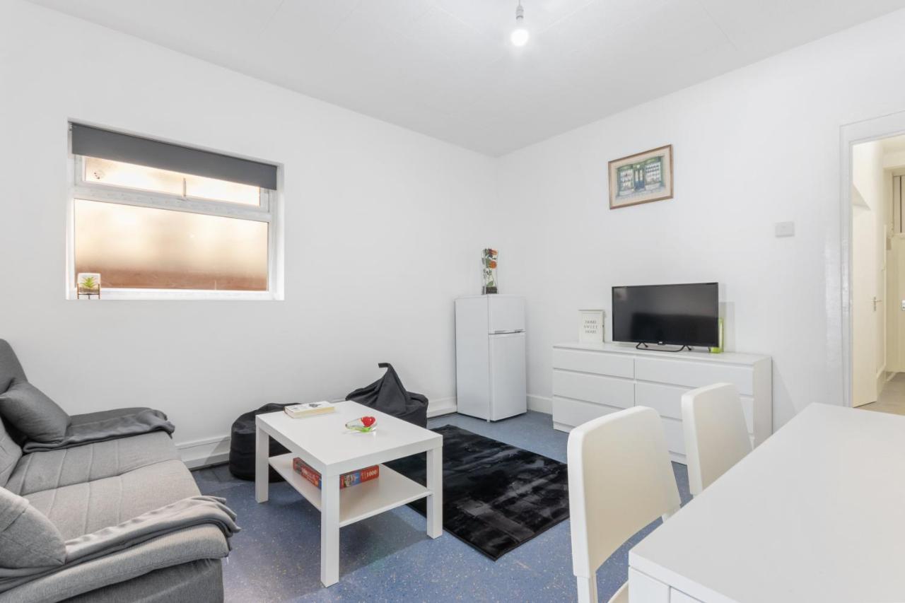 Apartment Fantastic 2bd Barking With Links To The City! *