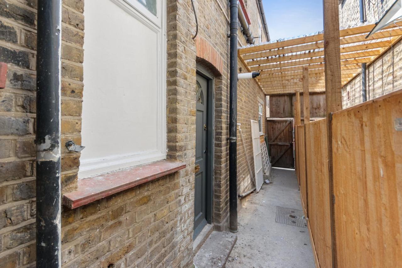 Apartment Fantastic 2bd Barking With Links To The City! London