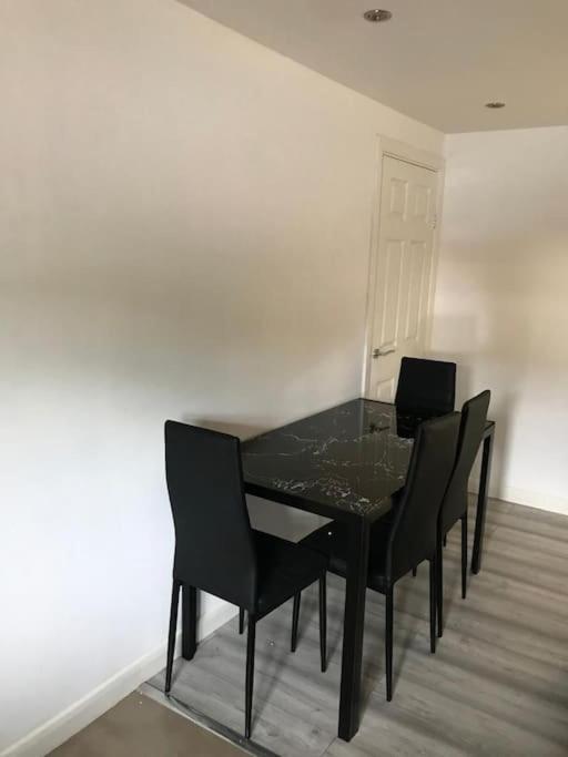 30a Mortlake * London