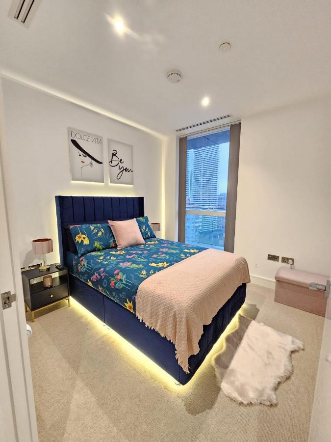 2 Bed Luxurious Canary Wharf * London
