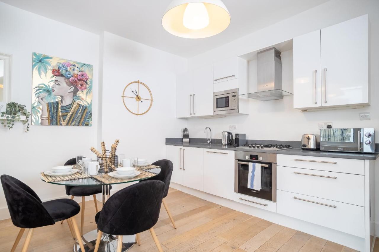 Three Bed With City View Shoreditch Perfect For Business Corporate By Belvilla Apartment London