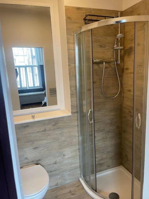 Beautiful Victorian House, Sleeps 12 * London