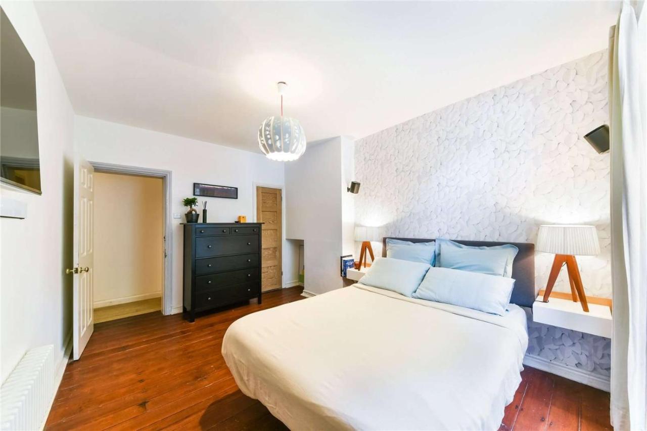 Designer Flat In Bethnal Apartment *