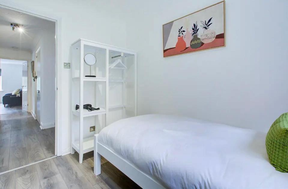 Apartment Spacious 2 Bedroom *
