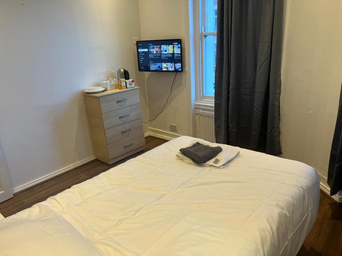 Y2 Bed & Breakfast London