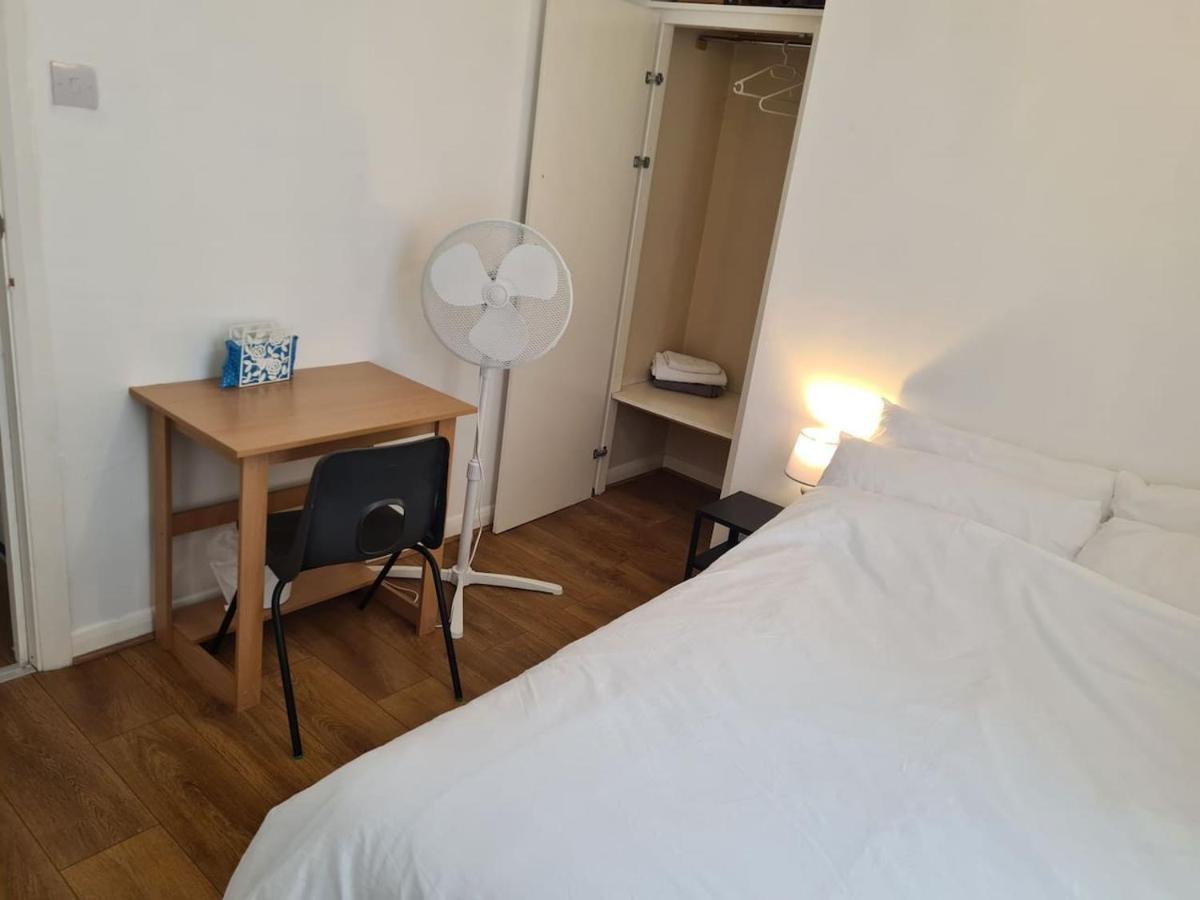 Tower Bridge Central: 4-bed House With Parking For 9
