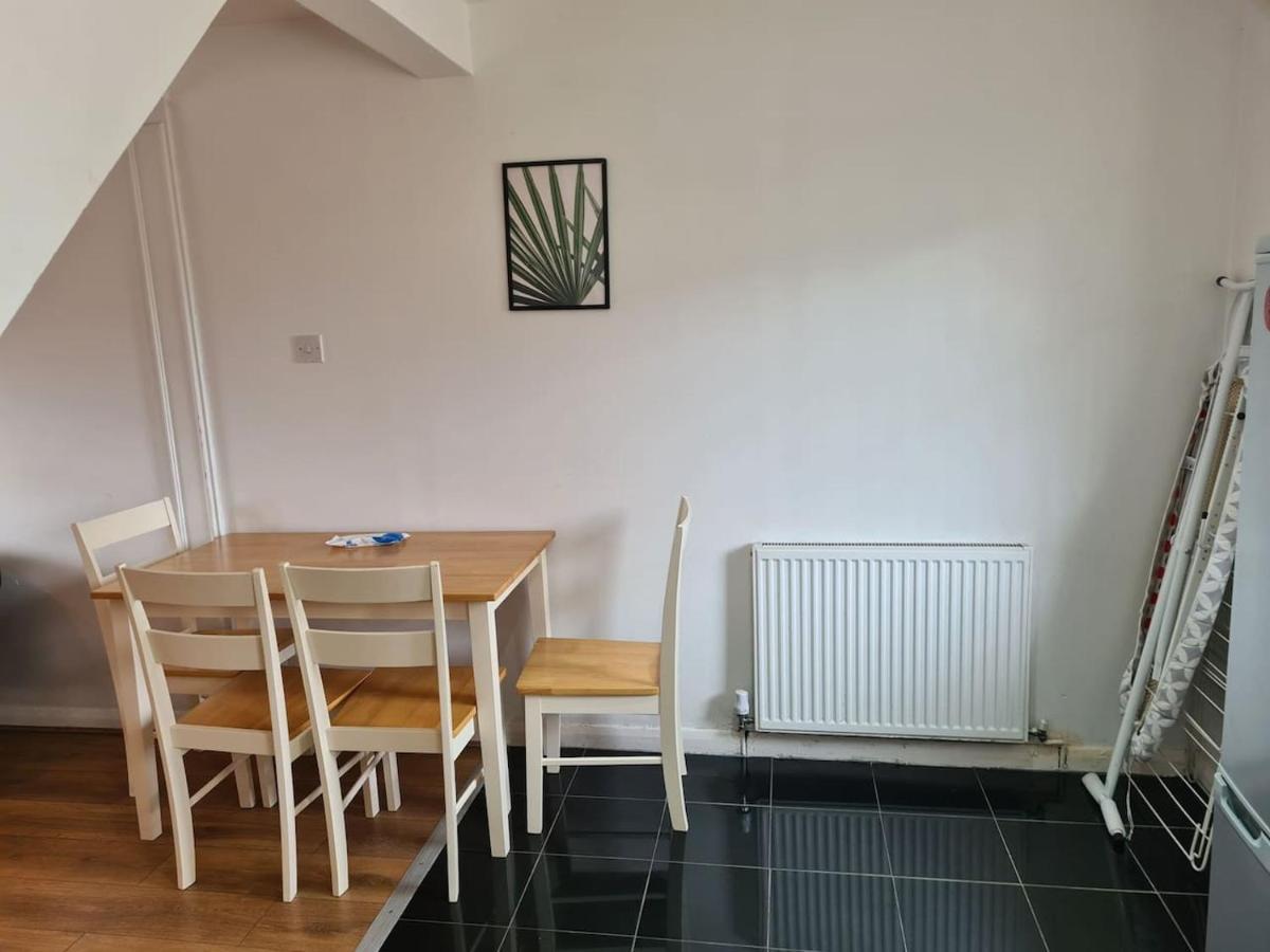 Tower Bridge Central: 4-bed House With Parking For 9 * London