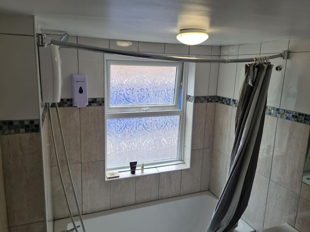 Tower Bridge Central: 4-bed House With Parking For 9 London