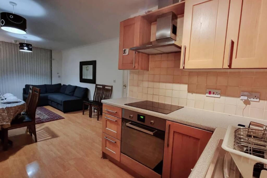 Apartment Entire In East E3 Near Bromley By Bow Station *