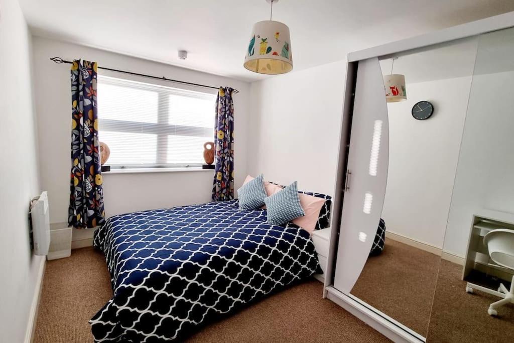 Entire In East E3 Near Bromley By Bow Station Apartment *