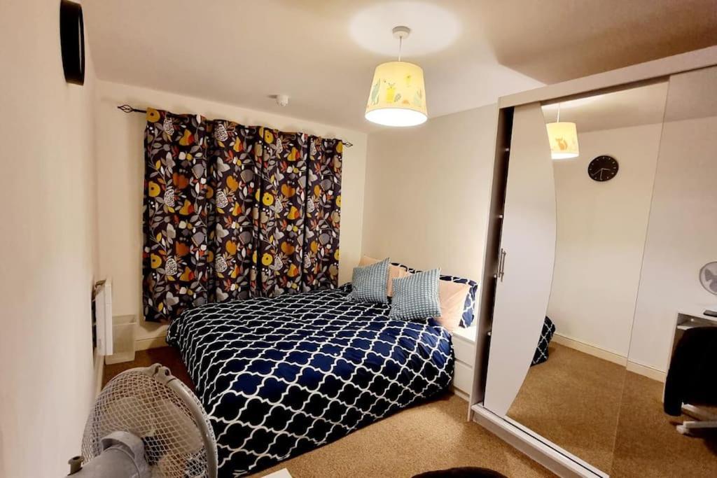 Apartment Entire In East E3 Near Bromley By Bow Station *
