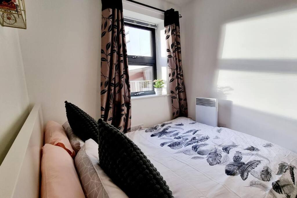 Apartment Entire In East E3 Near Bromley By Bow Station London