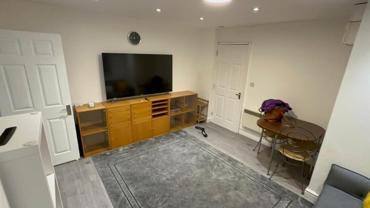 Apartamento Entire One Double Bedroom *