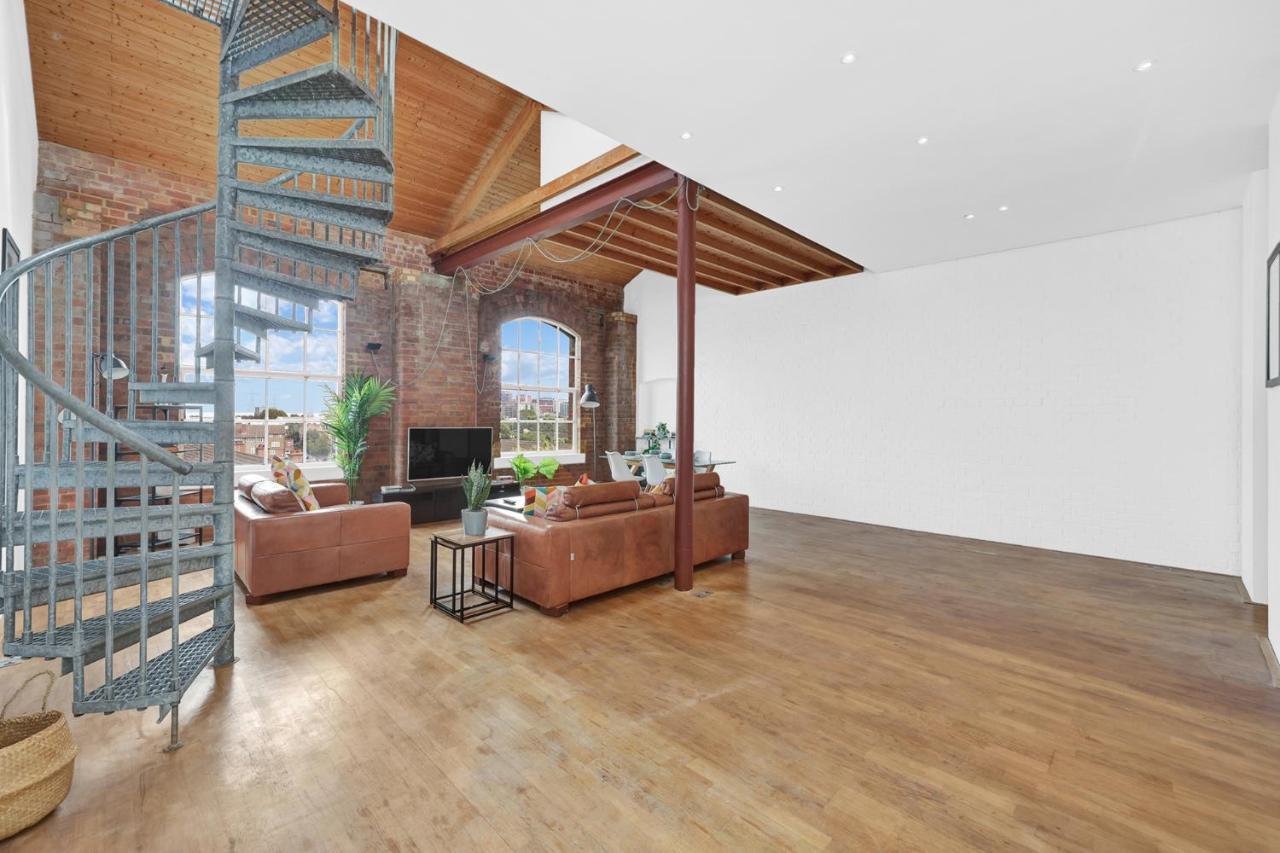 Apartment Large Industrial Style 2 Bedroom Short Term & Flexible Renting Canary Wharf With Free Wifi *