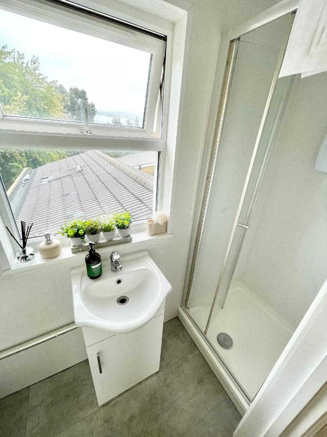 Casa de hóspedes Luxury En-suite Double Bedroom Stratford E15 Londres