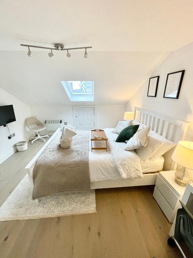 Casa de hóspedes Luxury En-suite Double Bedroom Stratford E15 Londres