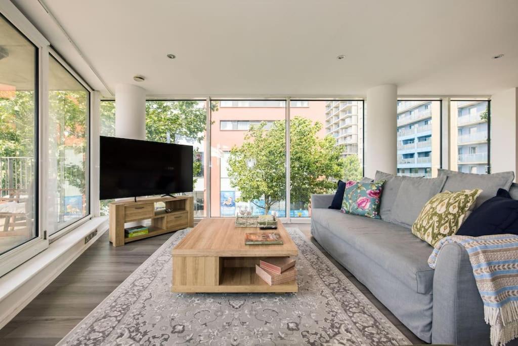 Luxury - Excel - O2- 3 Bedroom Apartment *