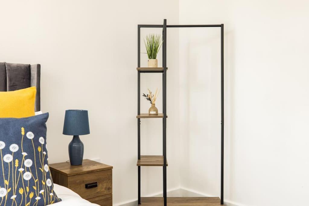 Apartment Luxury - Excel - O2- 3 Bedroom London