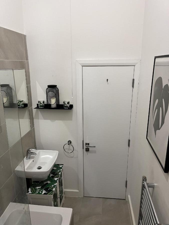 Apartamento Spacious Modern 1-bed Near Victoria Park