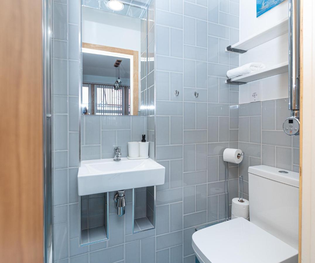 New Stylish Flat Near Woolwich Tube *