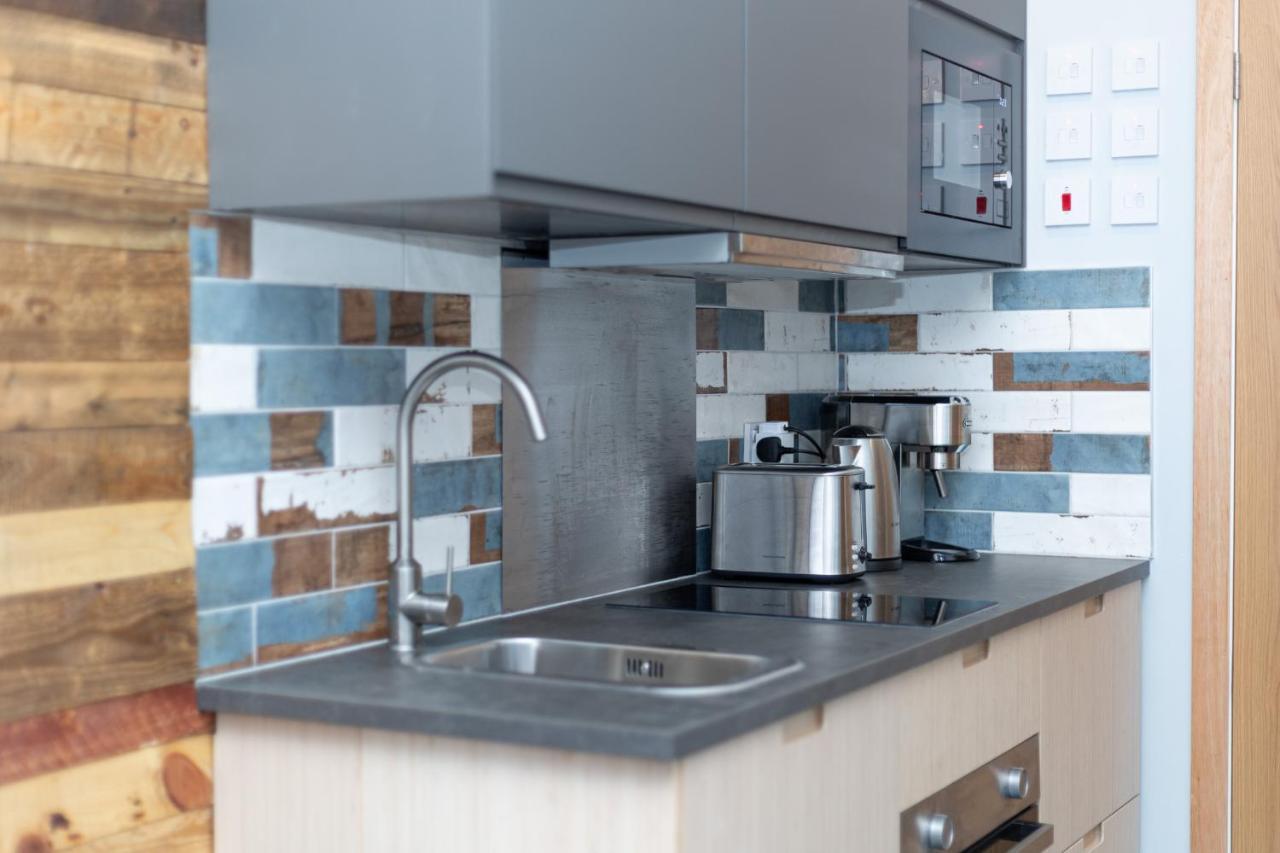 New Stylish Flat Near Woolwich Tube