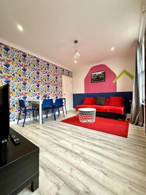 Apartment The Hidden Gem *2-bed Apt* London