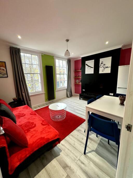 Apartment The Hidden Gem *2-bed Apt* *