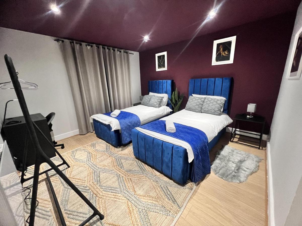 Apartment 3br-sleeps8-canarywharf-cinemabedroom London