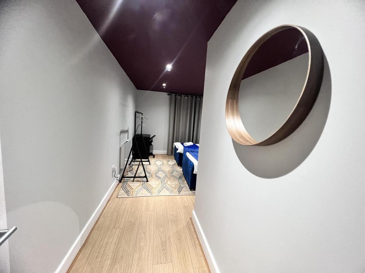 Apartment 3br-sleeps8-canarywharf-cinemabedroom London