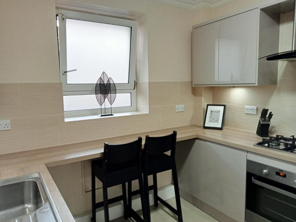 Stylish In London, E14 Apartment