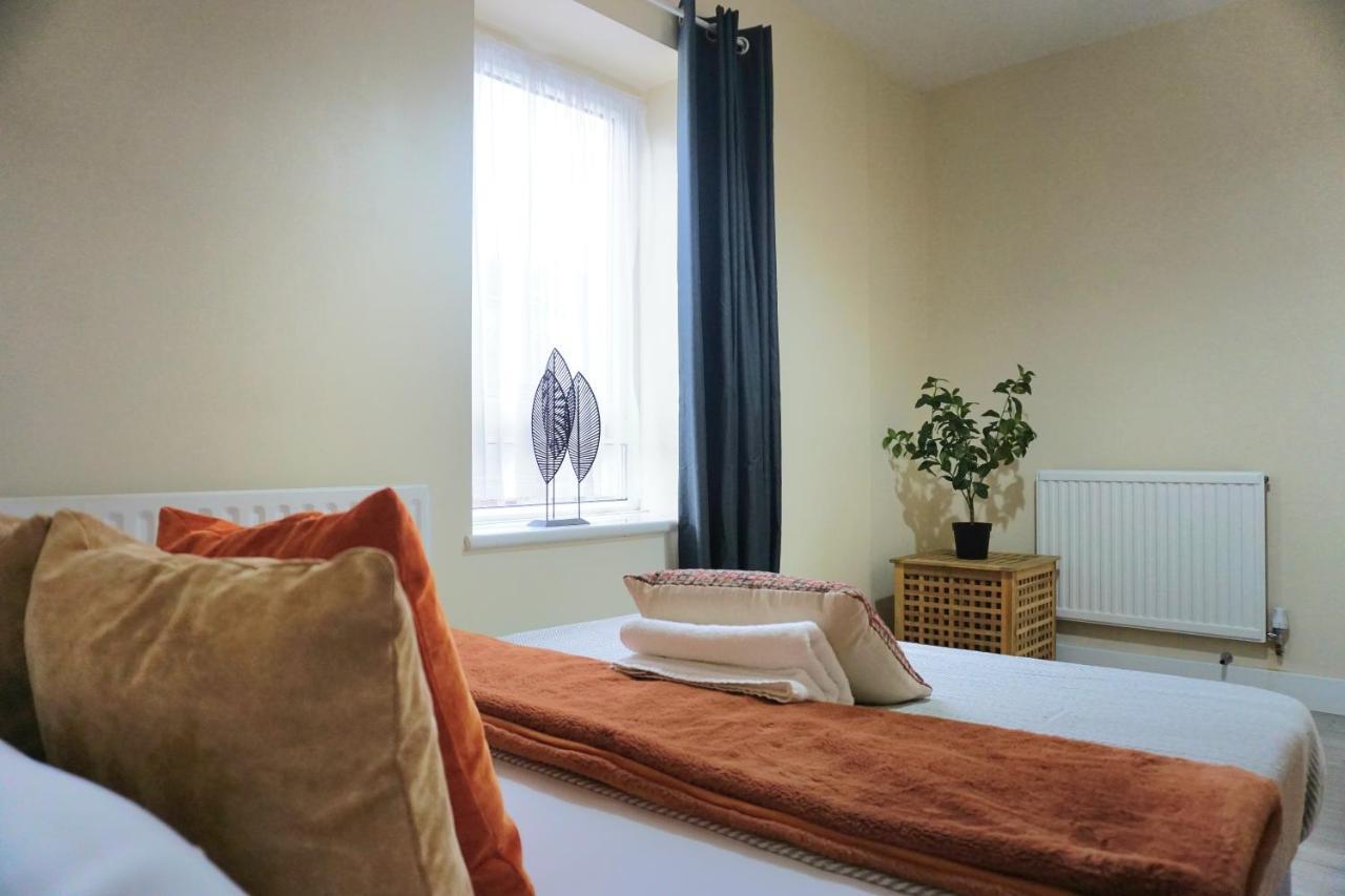 Stylish In London, E14 Apartment