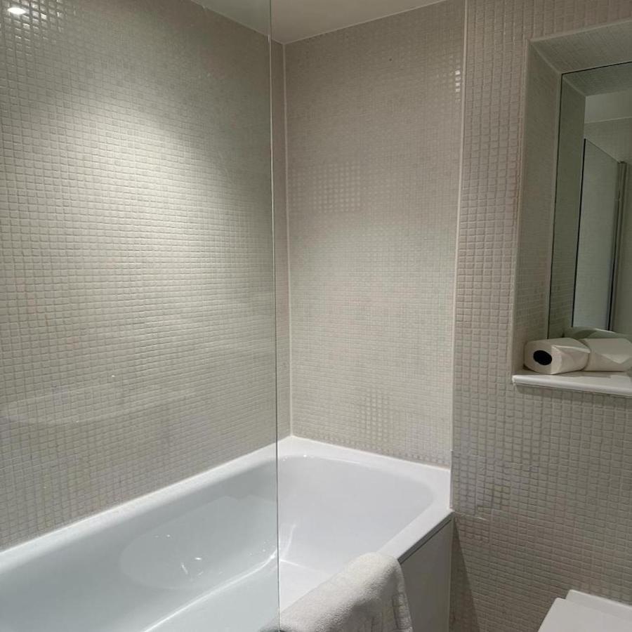 Canary Wharf Apartment *