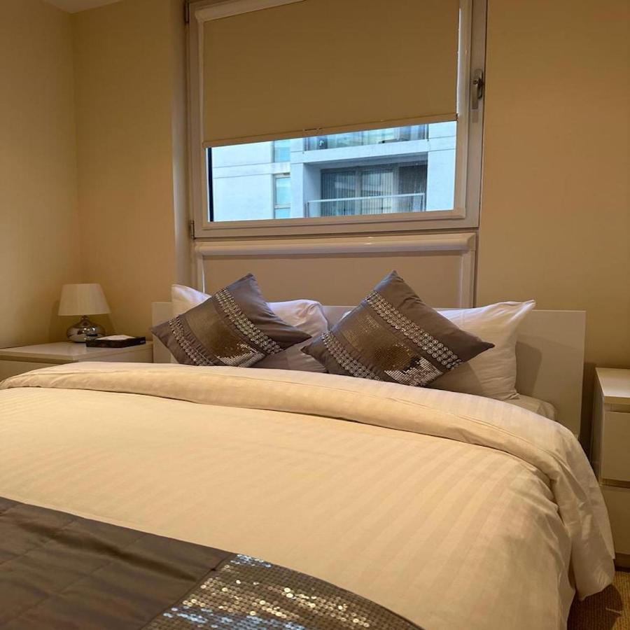 Canary Wharf Apartment London