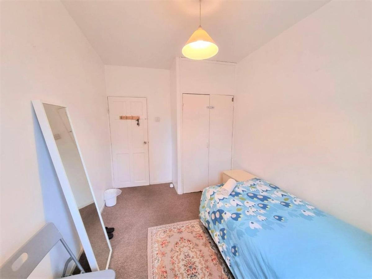 London Rooms *