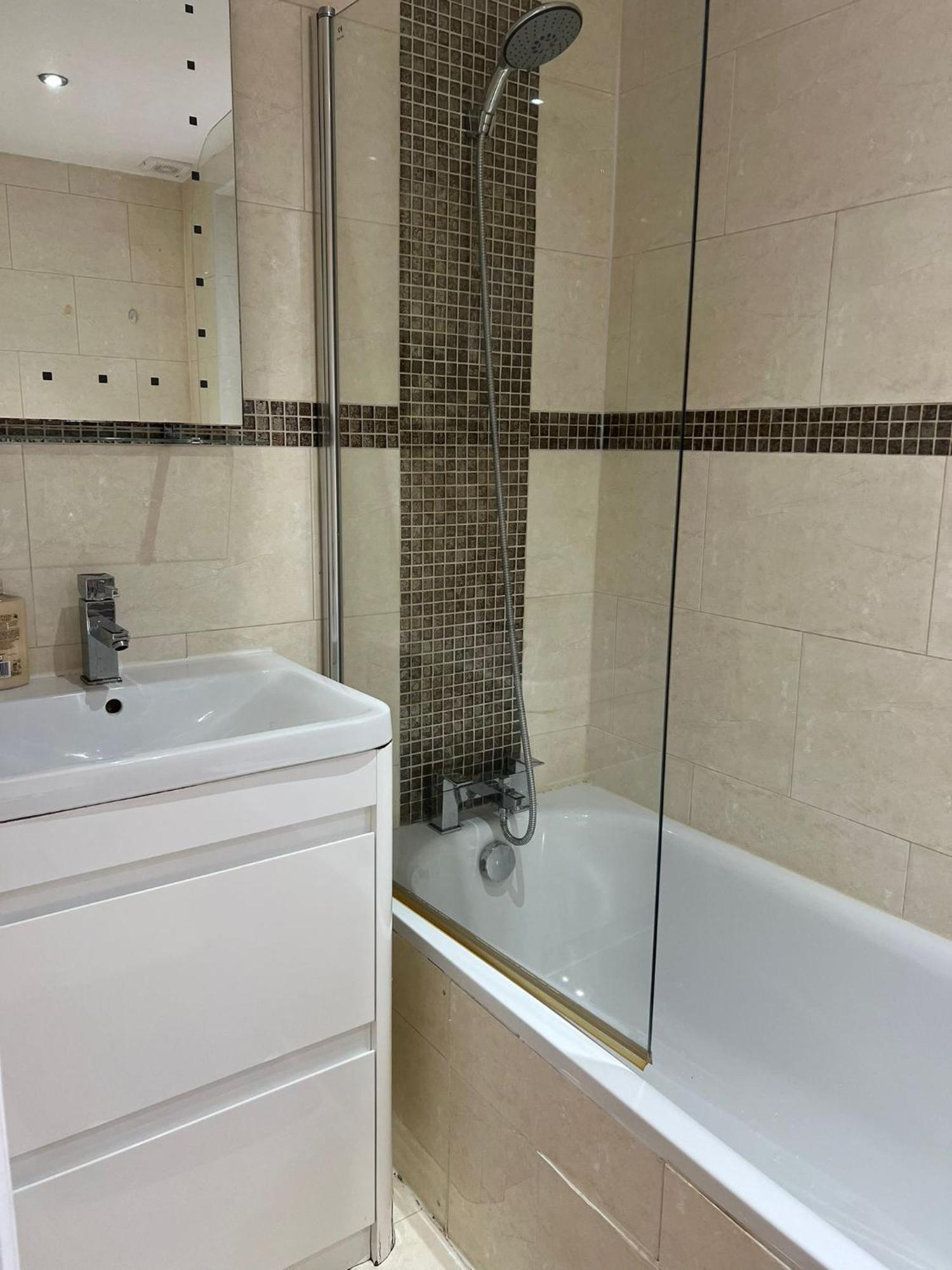 93 West Road Guest house London