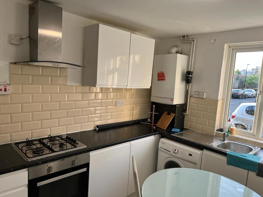 Double Near Canary Wharf 28 Homestay *