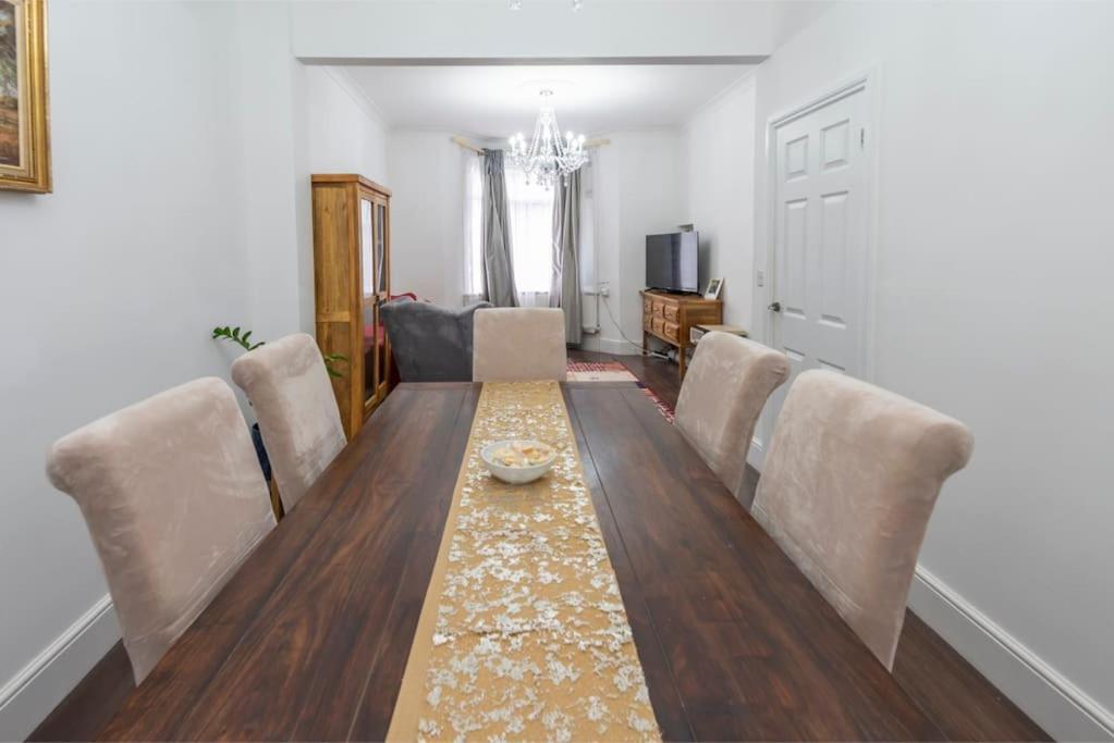 Apartment Stunning 3-bed House