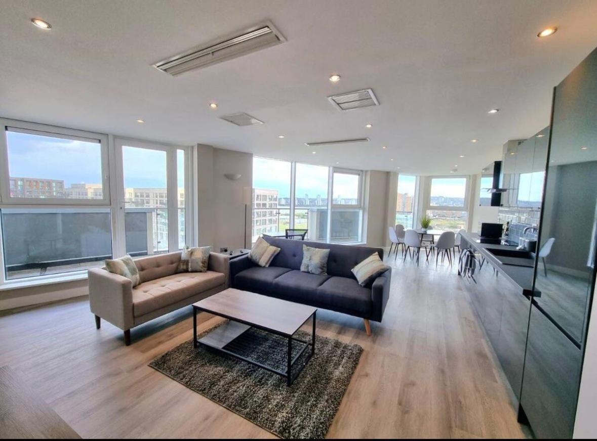 Gallions Reach Apartment *