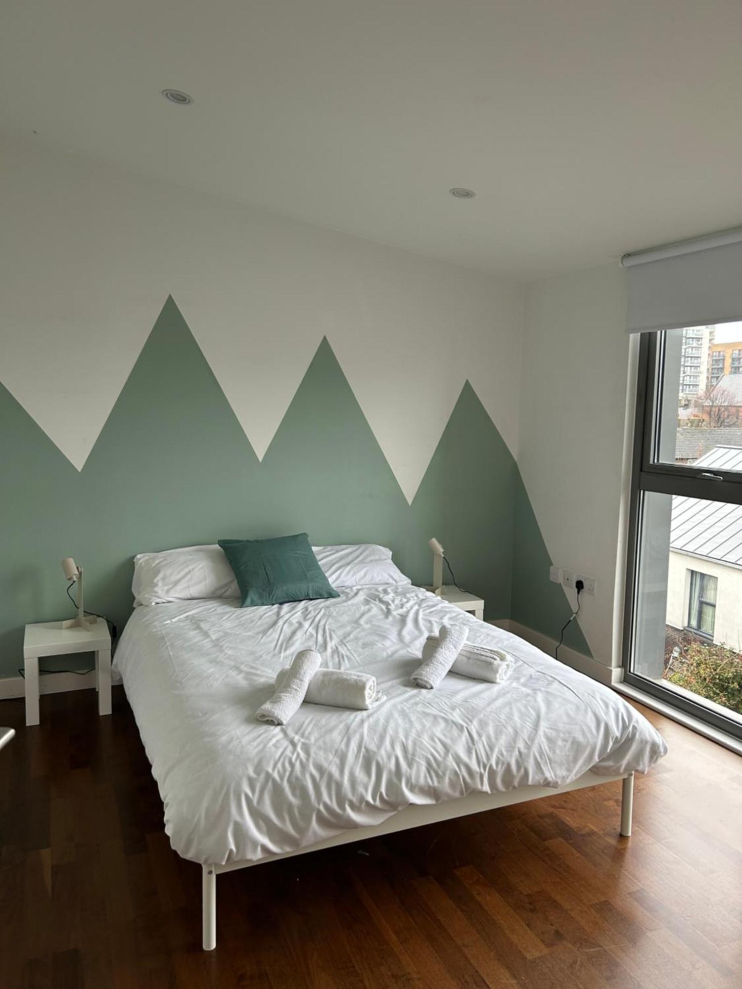 In Style: Modern 2-bed In Trendy Area London