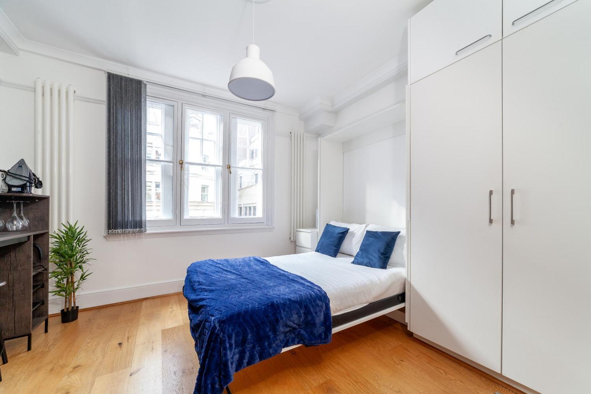 Cannon Street Apartment London