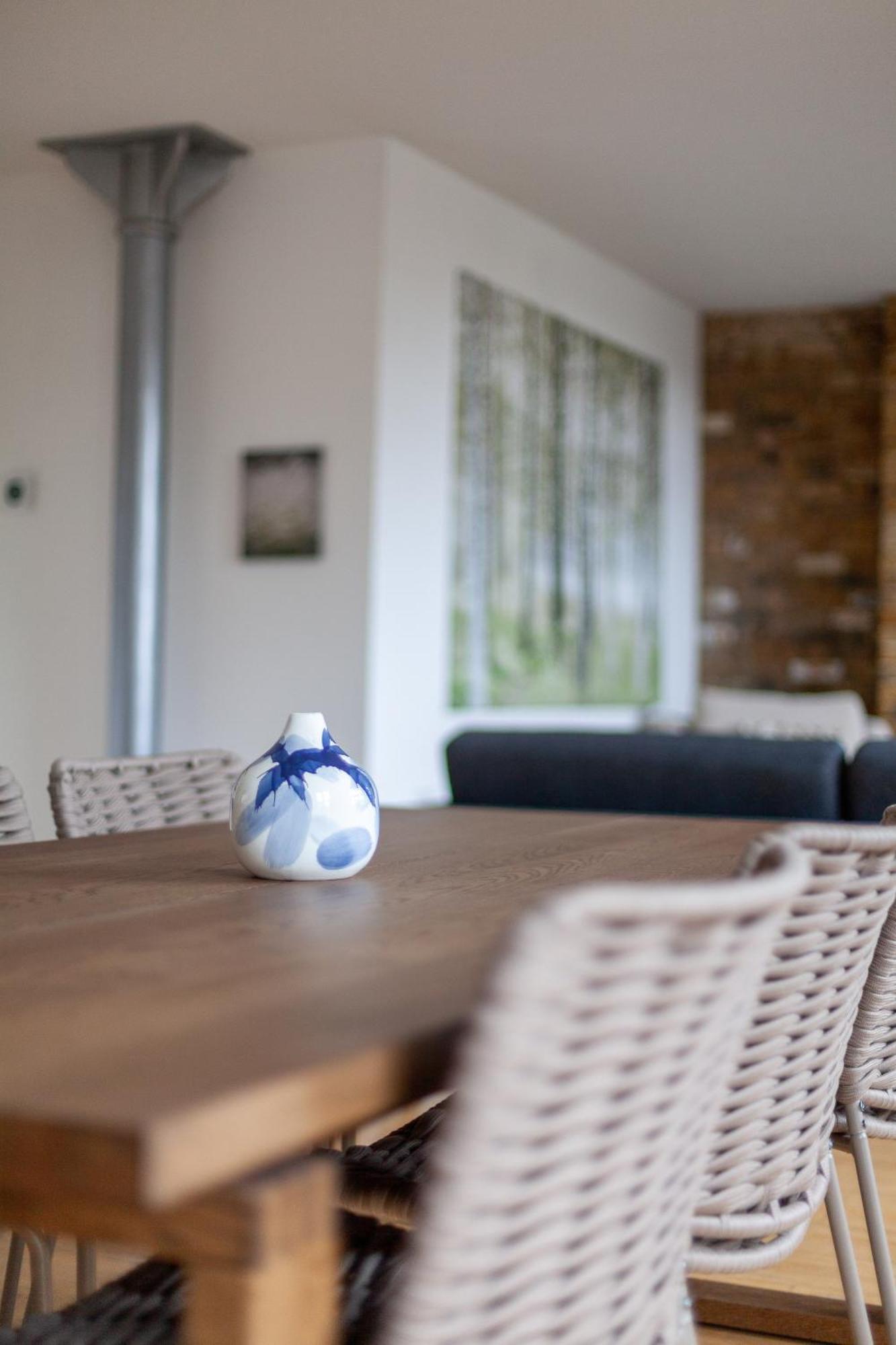 Elegance & Chic Design - 2-bedroom Haven * London