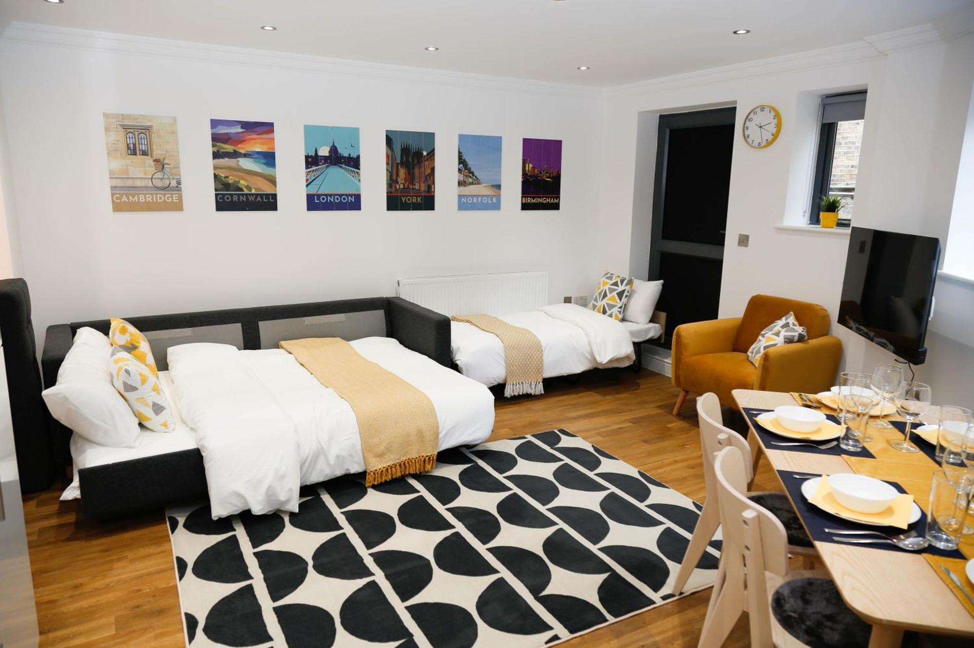 New Luxury In Location Next To Shops, Cafes, Bars & Metro Apartment