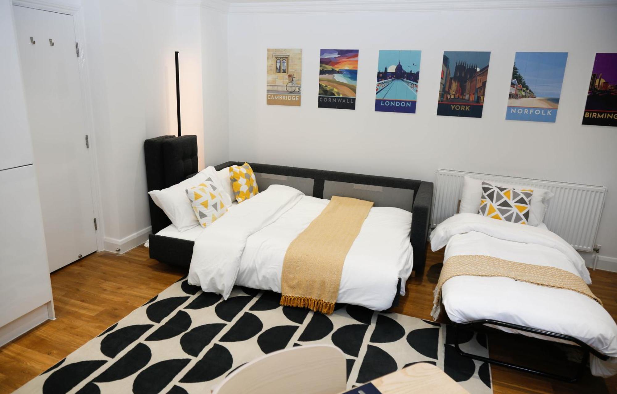 Apartment New Luxury In Location Next To Shops, Cafes, Bars & Metro