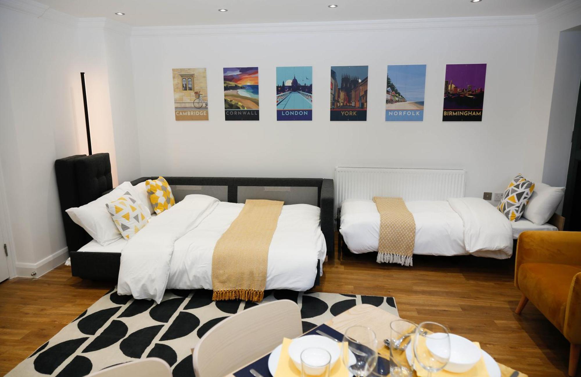 New Luxury In Location Next To Shops, Cafes, Bars & Metro